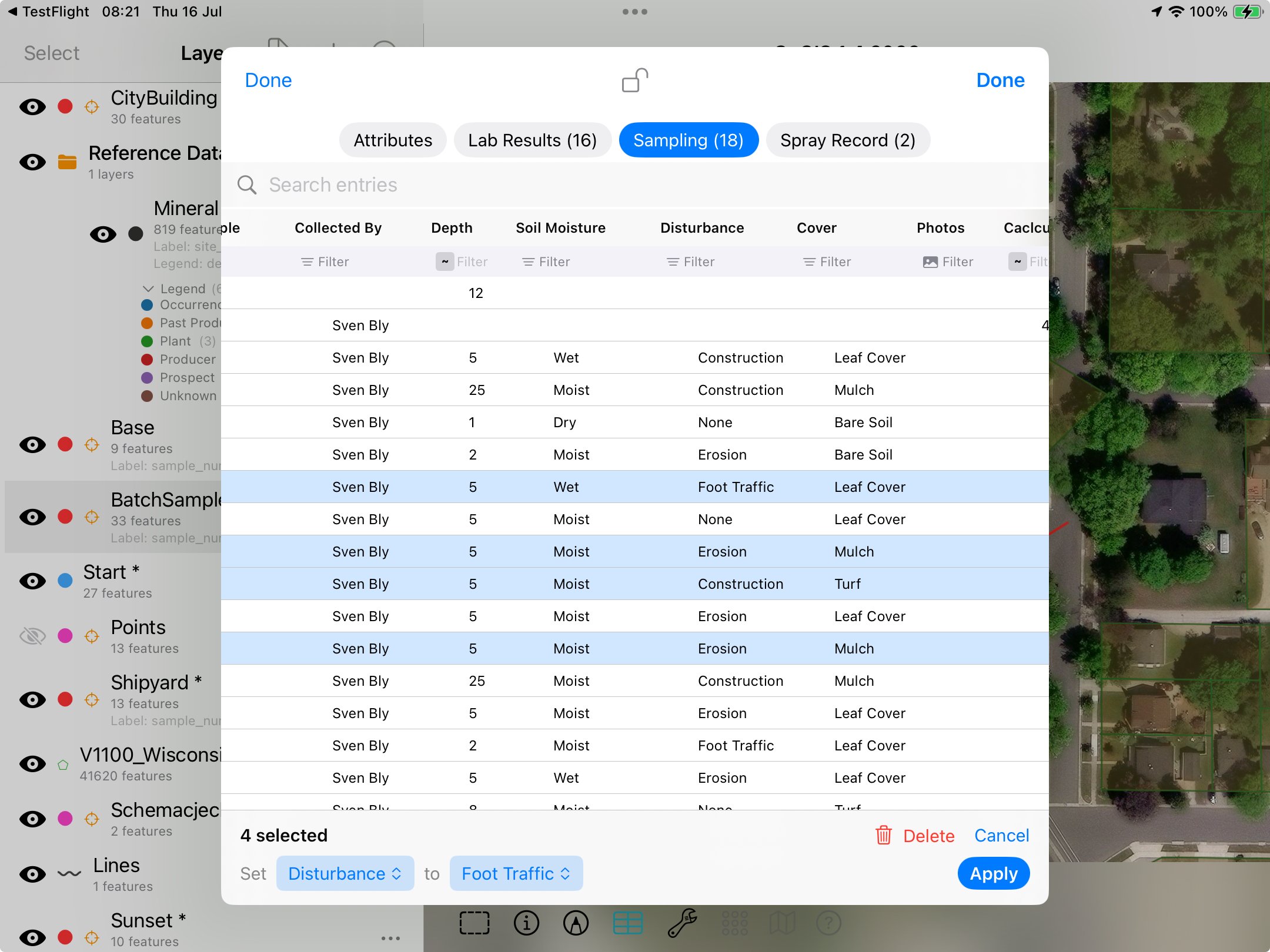 Editar el atributo Disturbance para cuatro registros de muestreo seleccionados a la vez en la cuadrícula GoGIS en iPad